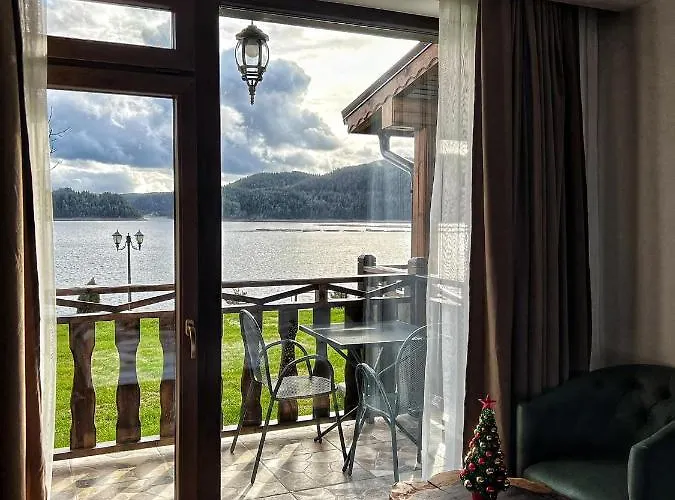 Къща за гости Oasis Rhodopes Доспат